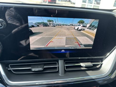 Used 2024 Chevrolet Trax RS w/ Sunroof Package image 18