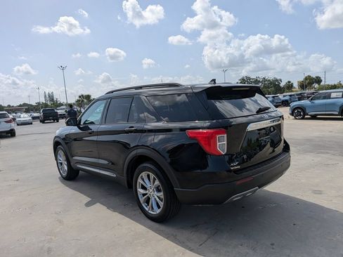 Used 2020 Ford Explorer XLT w/ Equipment Group 202A AWD/4WD image 5