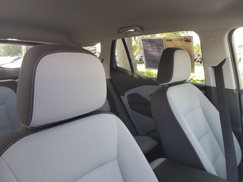 Used 2023 GMC Terrain SLE w/ Driver Convenience Package FWD image 24