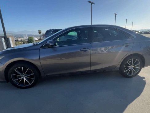 Used 2017 Toyota Camry XSE image 5