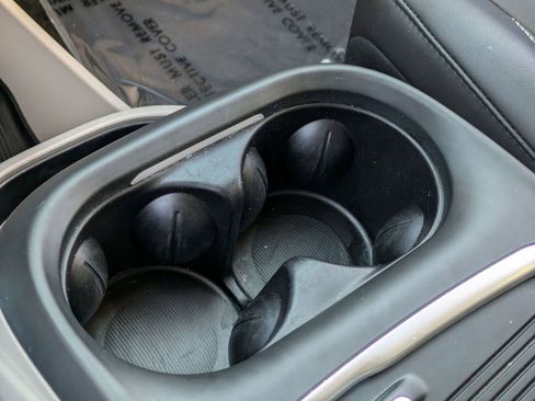 Used 2024 Chrysler Pacifica Touring-L image 19