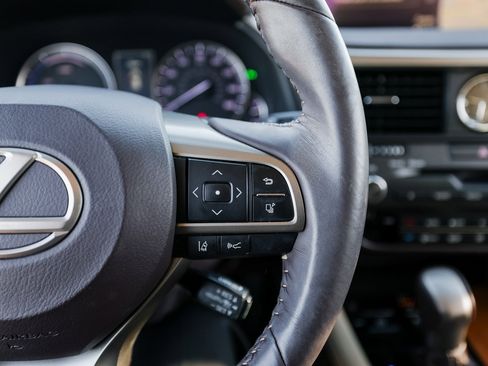 Used 2018 Lexus RX 450h AWD image 16