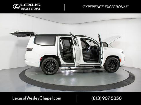 Used 2022 Jeep Grand Wagoneer Series II image 15