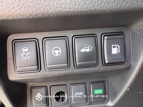 Used 2019 Nissan Rogue SV w/ Premium Package FWD image 29