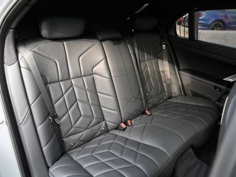 Used 2023 BMW 760i xDrive 760i xDrive image 55