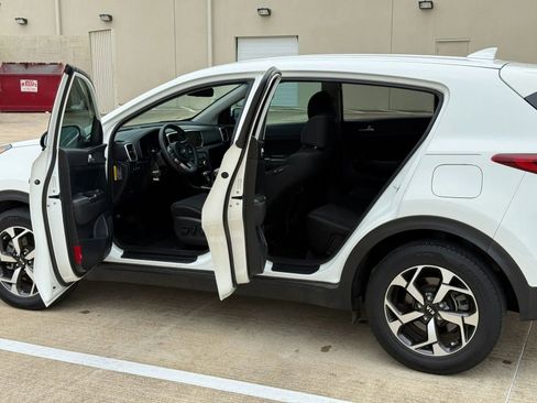 Used 2021 Kia Sportage LX w/ LX Fwd Popular Package image 11