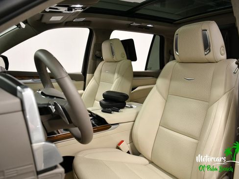 Used 2025 Cadillac Escalade Sport Platinum AWD/4WD image 31