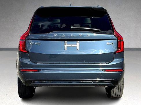 New 2026 Volvo XC90 B6 Ultra w/ Protection Package image 4