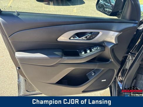 Used 2020 Chevrolet Traverse RS w/ LPO, Floor Liner Package FWD image 11