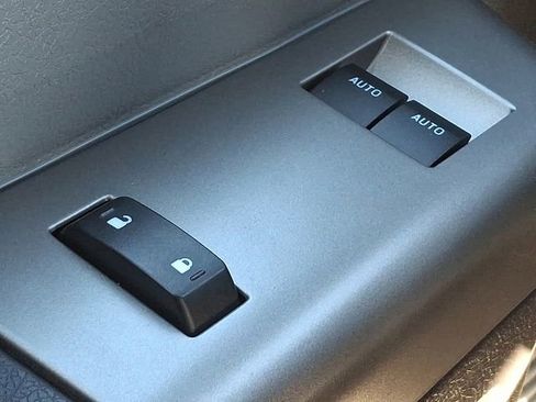 Used 2023 Ford F650 2WD Regular Cab Super Duty image 26