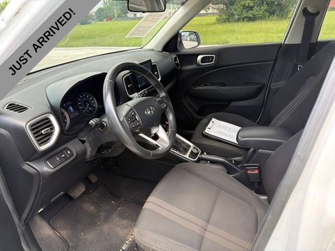 Used 2022 Hyundai Venue SEL w/ Cargo Package FWD image 10