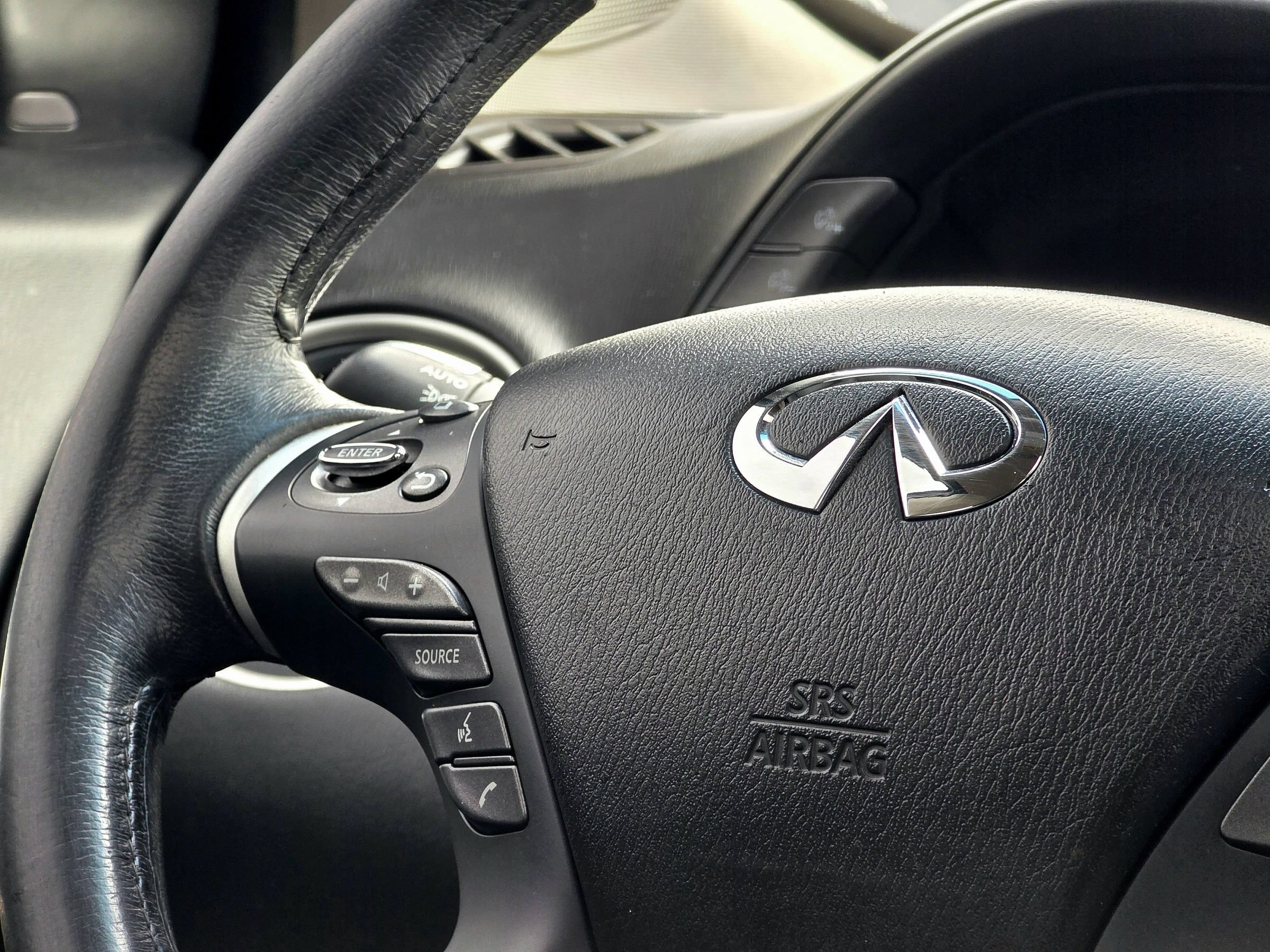 Used 2015 INFINITI QX60 Luxe w/ Premium Plus Package AWD/4WD image 19