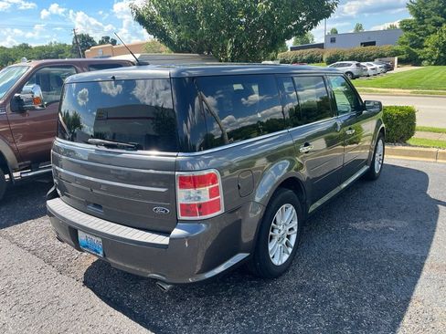 Used 2019 Ford Flex SEL FWD image 3