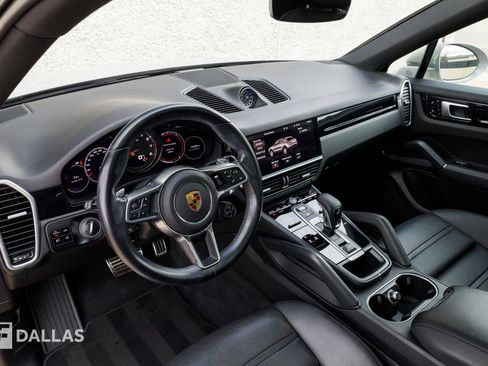 Used 2021 Porsche Cayenne S image 22