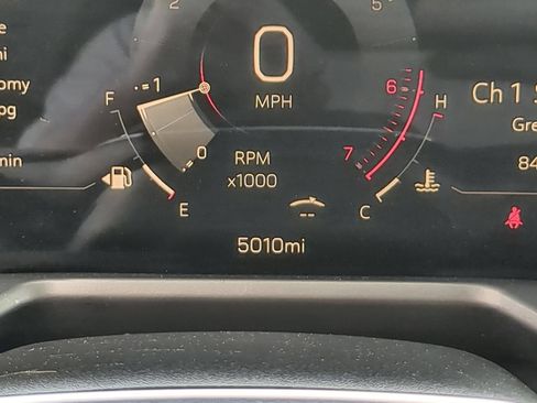 Used 2026 GMC Acadia Elevation w/ Elevation Premium Package FWD image 12