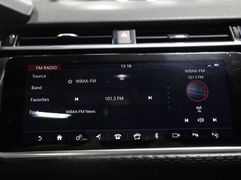 Used 2019 Land Rover Range Rover Velar R-Dynamic SE AWD/4WD image 48