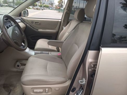 Used 2004 Toyota Highlander 4WD V6 image 13