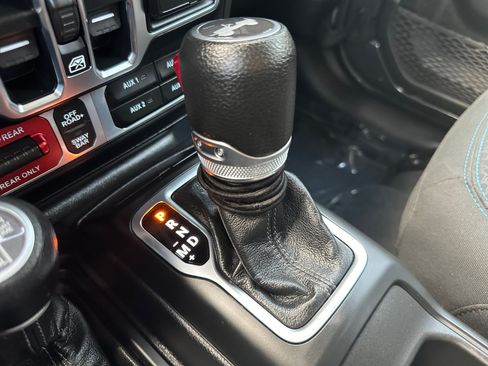 Used 2024 Jeep Wrangler Unlimited Rubicon 4xe w/ Technology Group AWD/4WD image 26
