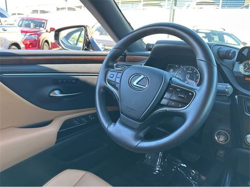 Certified 2025 Lexus ES 350 w/ Premium Package image 24