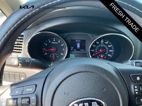 Used 2020 Kia Sedona LX FWD image 6