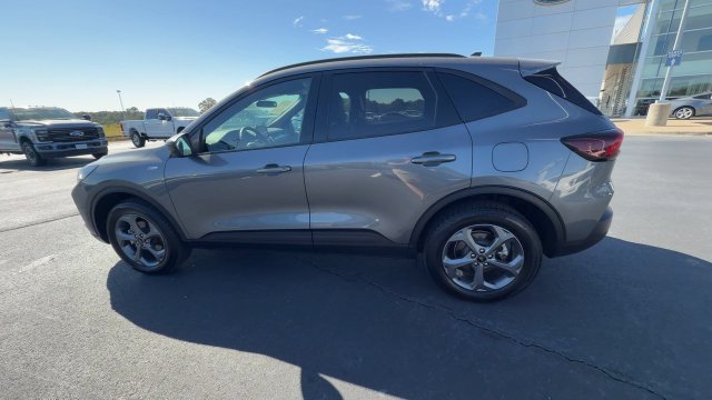 Certified 2025 Ford Escape ST-Line Select AWD/4WD image 5