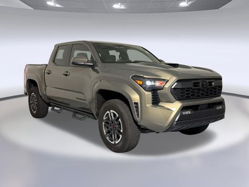 Used 2025 Toyota Tacoma TRD Sport RWD image 7