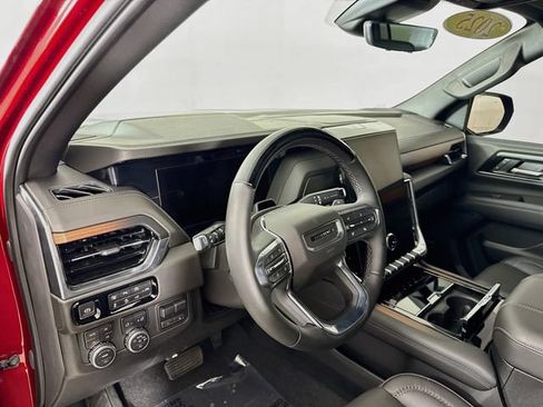 Used 2025 GMC Yukon XL Denali w/ Denali Reserve Package AWD/4WD image 10