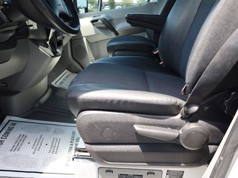 Used 2017 Mercedes-Benz Sprinter 2500 image 7