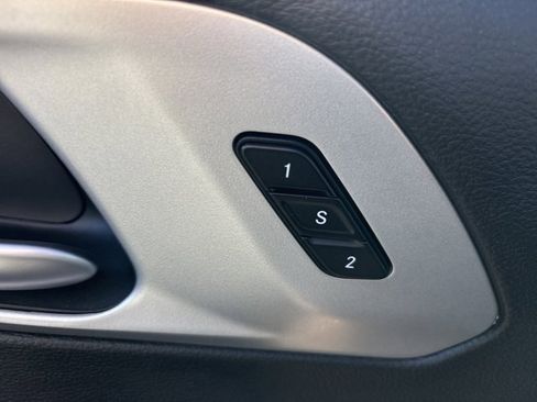 Used 2024 Chrysler Pacifica Touring-L w/ S Appearance Package image 25