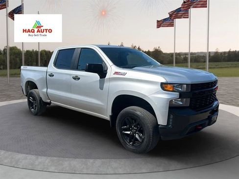 Used 2019 Chevrolet Silverado 1500 Custom Trail Boss w/ Custom Convenience Package AWD/4WD image 3