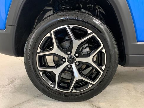 Used 2025 Jeep Compass Limited AWD/4WD image 9