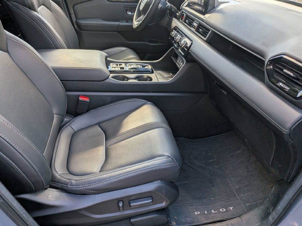 Used 2025 Honda Pilot Touring image 35
