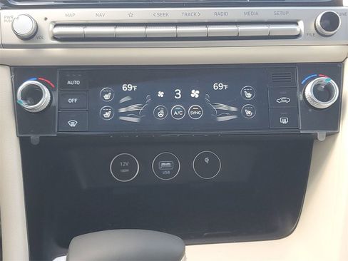 New 2026 Genesis G70 2.5T Prestige image 29