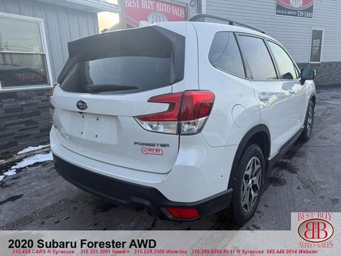 Used 2020 Subaru Forester Premium image 3