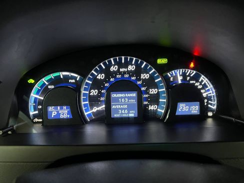 Used 2013 Toyota Camry XLE FWD image 16