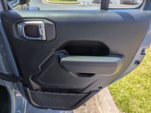 Used 2025 Jeep Gladiator Sport AWD/4WD image 20