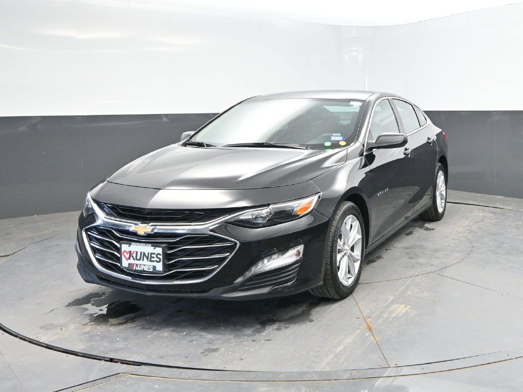 Used 2025 Chevrolet Malibu LT FWD image 3