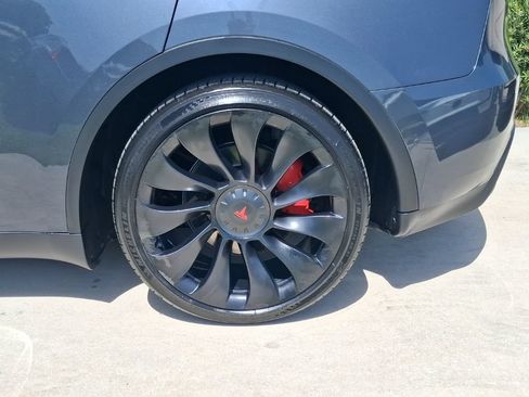 Used 2022 Tesla Model Y Performance AWD/4WD image 4