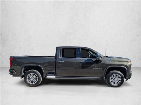Used 2022 Chevrolet Silverado 2500 High Country w/ Z71 Off-Road Package image 4
