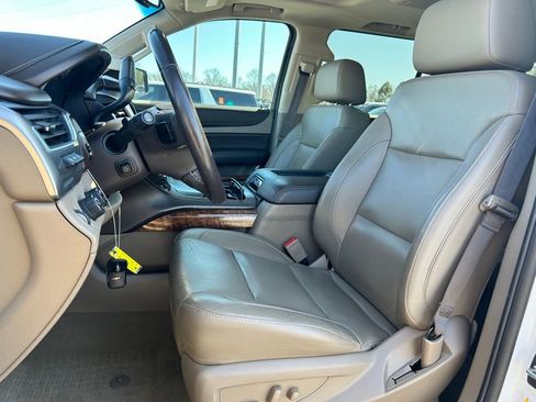 Used 2019 Chevrolet Suburban Premier image 12