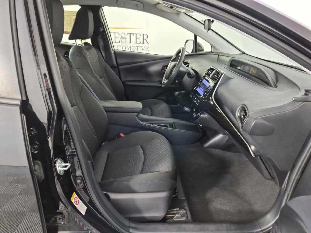 Used 2021 Toyota Prius LE FWD image 35