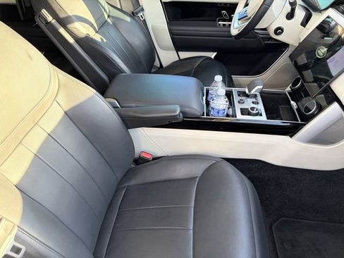 Used 2023 Land Rover Range Rover Long Wheelbase SE image 5