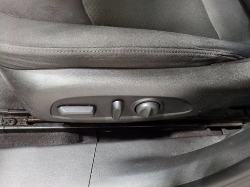 Used 2016 Chevrolet Malibu LT FWD image 16