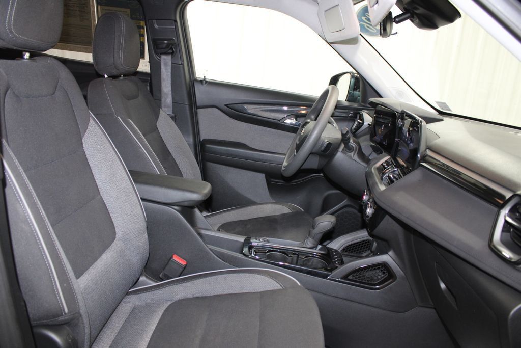 Used 2026 Chevrolet TrailBlazer LT FWD image 34