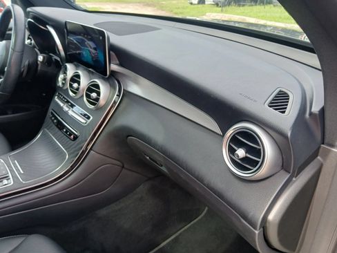 Used 2021 Mercedes-Benz GLC 300 image 18