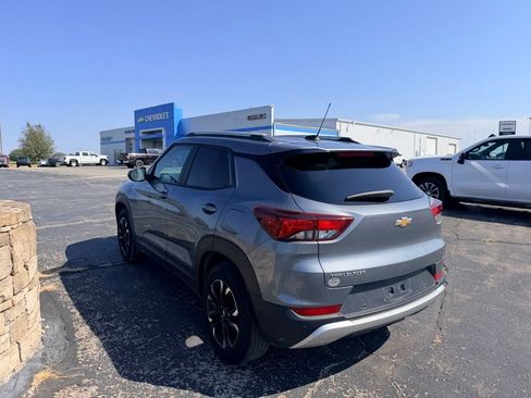 Used 2021 Chevrolet TrailBlazer LT w/ Convenience Package FWD image 4