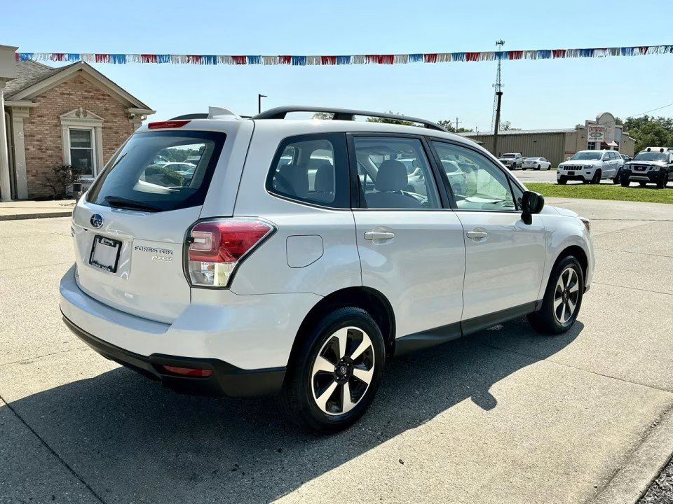 Used 2017 Subaru Forester 2.5i w/ Alloy Wheel Package AWD/4WD image 5