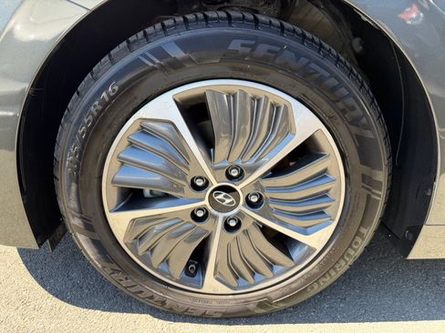 Used 2022 Hyundai Ioniq SE FWD image 49