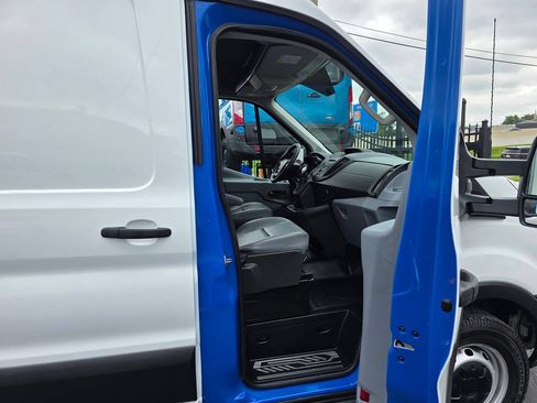 Used 2019 Ford Transit 250 148 Medium Roof RWD image 14