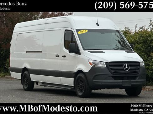 Used 2023 Mercedes-Benz Sprinter 2500 image 1